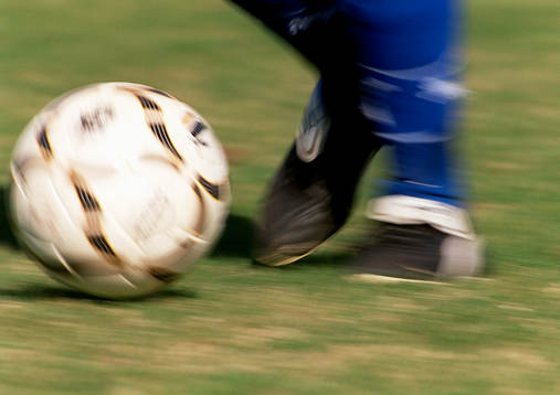 Fotboll. dribbling, rörelse, panorering