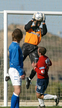 Molde svenske keeper Eddie Gustafsson i aktion