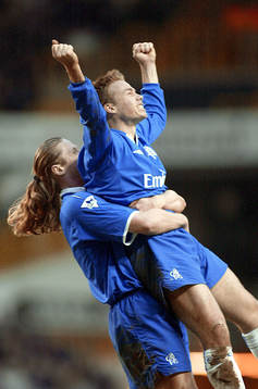 Graeme Le Saux, Chelsea hissas av Emmanuel Petit
