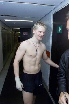 En glad Johan Davidsson, HV71