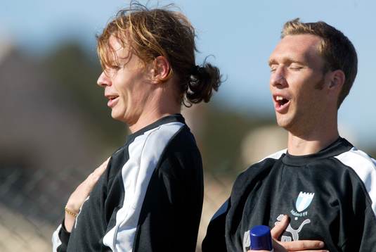 Andreas Yngvesson och Niklas Skoog, Malmö FF sjunger