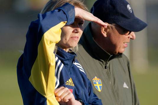 Sveriges förbundskapten Anna Signeul och herrarnas fd