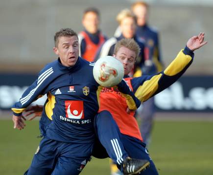Fredrik Söderström och Mattias Jonson i närkamp