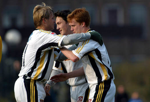 Patric Andersson, AIK gratuleras av Martin Åslund och