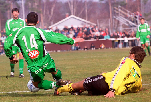 Pablo Pinone-Arce, Hammarby fälls av Jesper Nilsson,