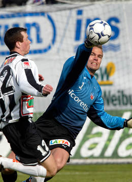 Fredrik Larsson snuvar Alexander Farnerud på denna