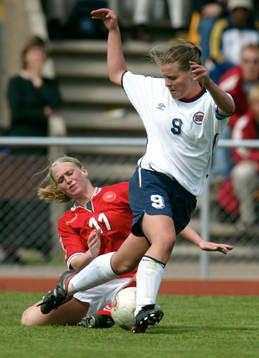 Louise Sejer Hansen, Danmark och Lene Espedal, Norge