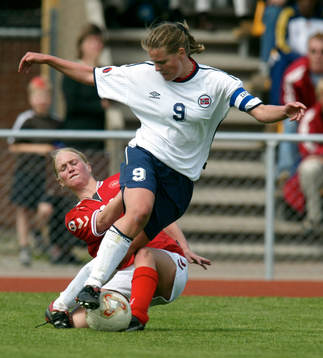 Louise Sejer Hansen, Danmark och Lene Espedal, Norge