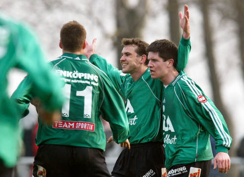Nichlas Norell, Enköping (i mitten) avgjorde matchen på