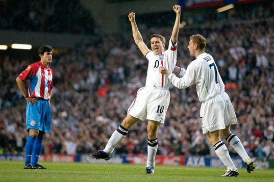 Englands Michael Owen jublar