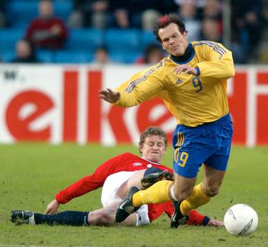 Ole-Gunnar Solsjear, Norge fäller Fredrik Ljungberg,