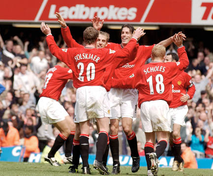Ole Gunnar Solskjaer, Manchester United gratuleras av