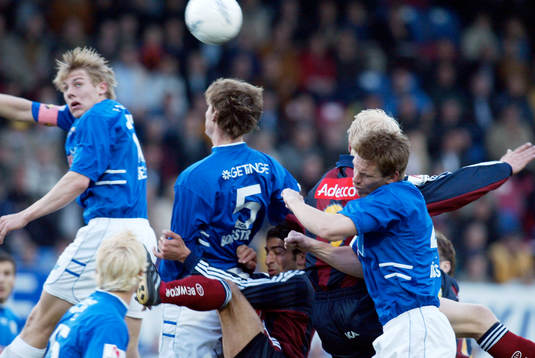 Abgar Barsom, Djurgården kläms mellan bl a  Patrik