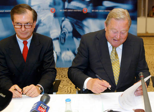 Kontraktskrivning UEFA Intertoto Cup, Friedrich Stickler,