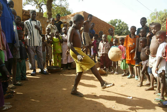 Afrikanska mästerskapen i fotboll i Mali. På Malis gator