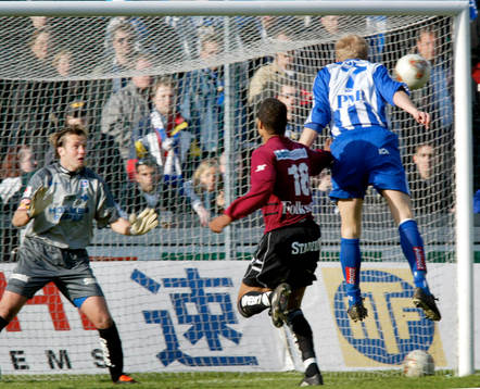 Gustav Andersson, Göteborg nickar här in 1-0 till Blåvitt