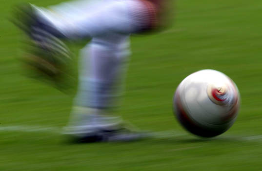 Fotboll, F19 , EM,  Boll, Ben, rörelse, springer,