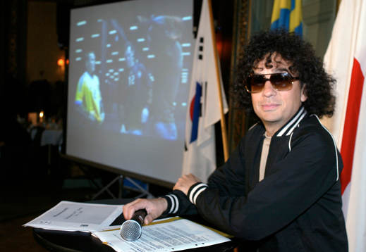 Magnus Uggla premiärvisar sin VM video