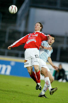Daniel Mobaeck nickar, Gudmunder Mete bakom
