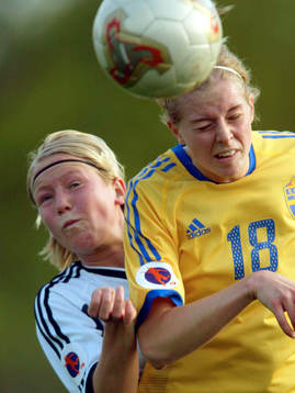 Lotta Schelin, Sverige i nickduell