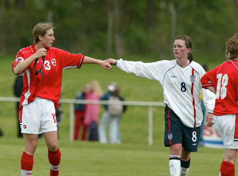 Rahel Grand, Schweiz  och Kelly McDougall, England