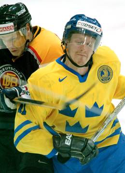 Per-Johan Axelsson, Sverige