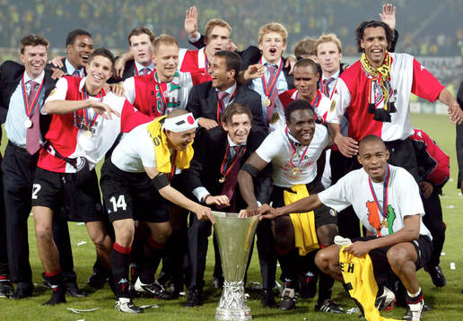 Fotboll, UEFA Cup Final. Feyenoord med bucklan