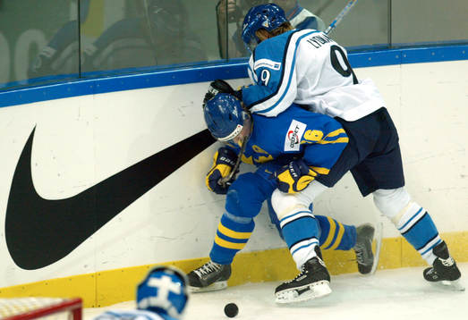 Sverige - Finland. Tackling