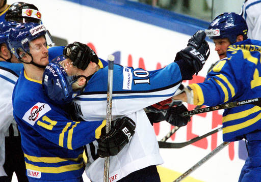 Per-Johan Axelsson, Sverige  och Niklas Hagman, Finland i