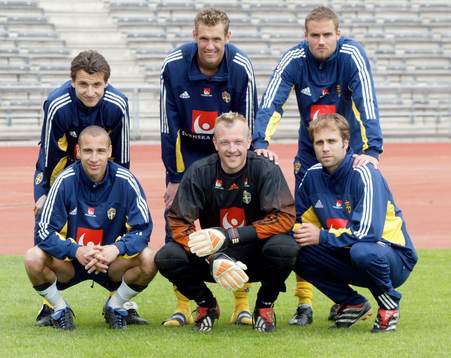 Stående: Zlatan Ibrahimovic, Andreas Isaksson och Olof