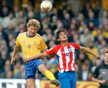 Johan Mjällby, Sverige och Roque Santacruz, Paraguay