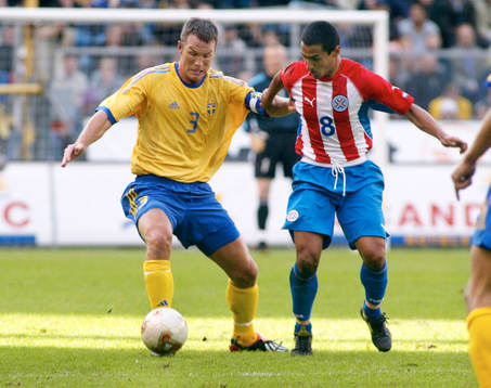 Patrik Andersson, Sverige och Guido Alvarenga, Paraguay