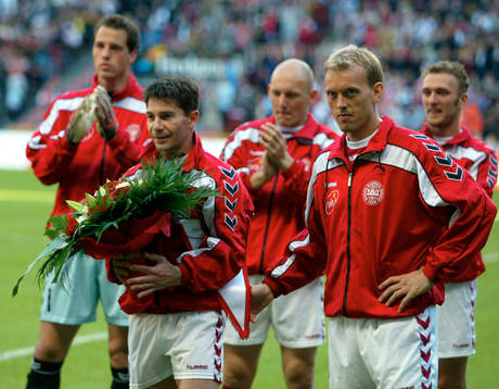 Jan Heintze, Danmark uppvaktades med blommar innan matchen