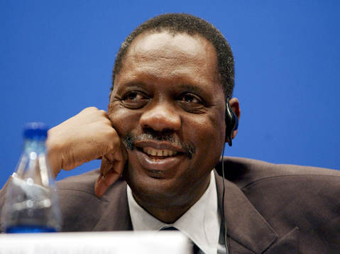 Issa Hayatou, Kamerun
