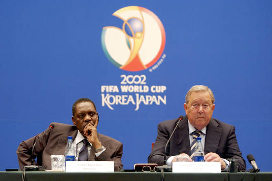 Issa Hayatou, Kamerun och Lennart Johansson, Sverige
