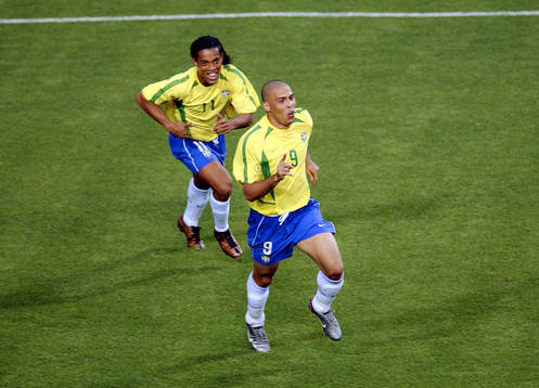 Ronaldo och Ronaldinho, Brasilien jublar (jubel)