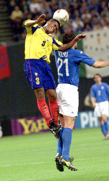 Ivan Hurtado, Ecuador och Christian Vieri, Italien