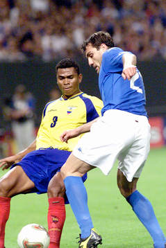Ivan Hurtado, Ecuador och Christian Vieri, Italien