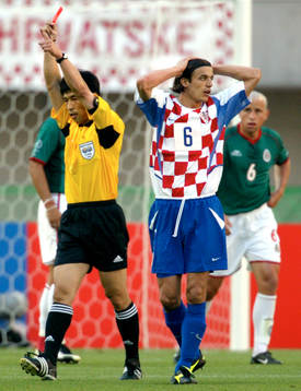 Domaren visar ut Boris Zivkovic, Kroatien