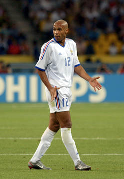 Thierry Henry, Frankrike, lämnar planen
