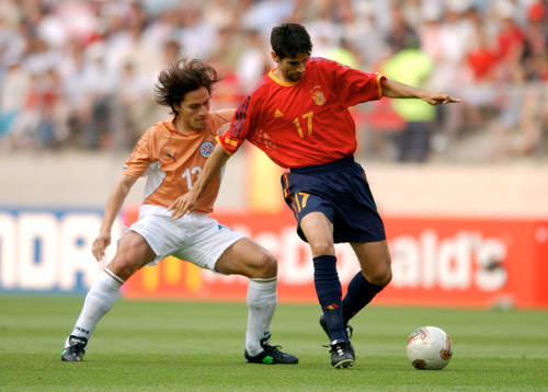 Juan Carlos Valeron, Spanien och Carlos Paredes, Paraguay