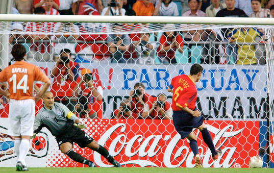 Fernando Hierro, Spanien gör 3-0 på straff