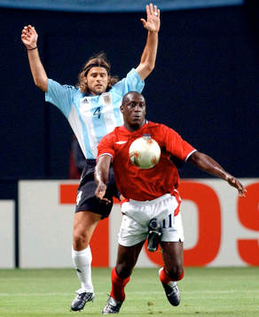 Mauricio Pochettino, Argentina och Emile Heskey, England