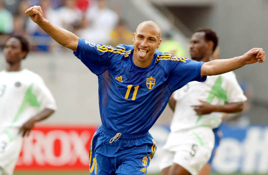 Henrik Larsson (Henke Larsson) jublar