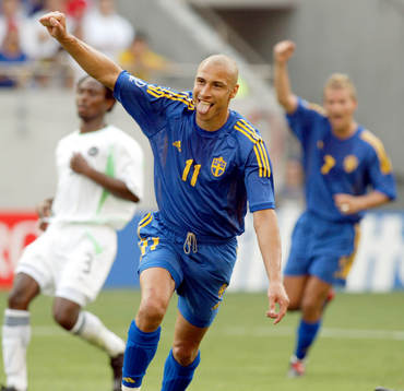 Henrik Larsson  (Henke Larsson) jublar