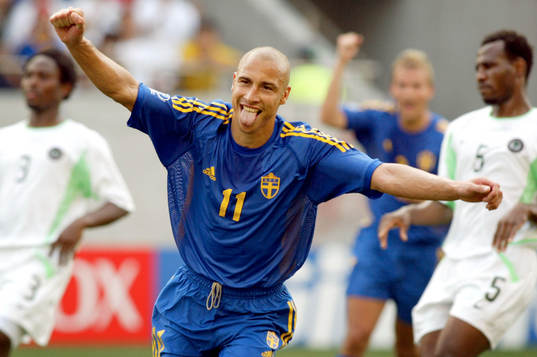 Henrik Larsson  (Henke Larsson) jublar