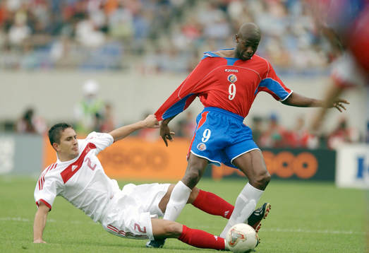 Paulo Wanchope, Costa Rica och Emre Asik, Turkiet