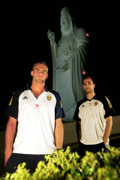 Olof Mellberg och Teddy Lucic, Sverige framför en 100