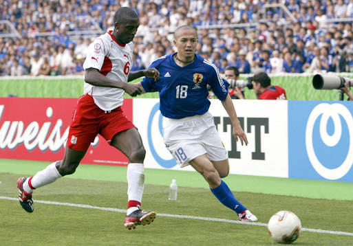 Shinji Ono, Japan och Hatem Trabelsi, Tunisien