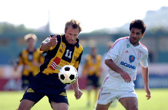 Jonas Axeldal, Häcken med bollen